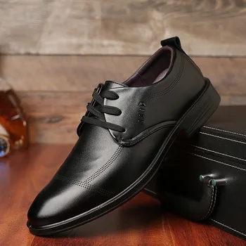 Mens Oxfords De Couro, Sapatos De Escritório Homens Vestido Formal De Calçados De Couro Masculino Clássico De Alta Qualidade Sapatos De Mens De Negócios Sapatos De Casamento