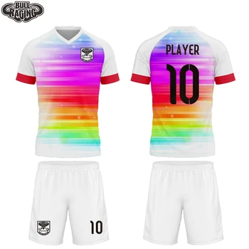 novo colorido design personalizado de boa qualidade retrô do clube de design de sublimação conjuntos de camisa de futebol