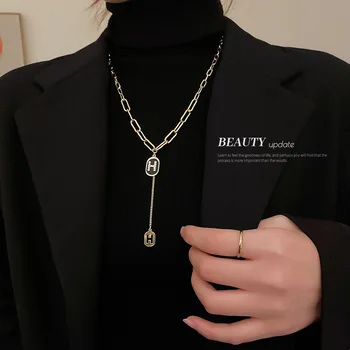 O coreano moda personalidade de diamantes incrustados letra H praça da marca colar feminino ins maré temperamento todos-correspondência cadeia de camisola